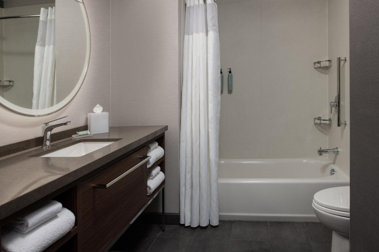 Hotel Courtyard By Marriott Olympia Zewnętrze zdjęcie